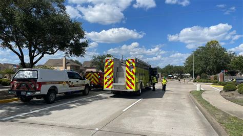 fort bend gas leak|Large gas leak, strong odor causes evacuation at。